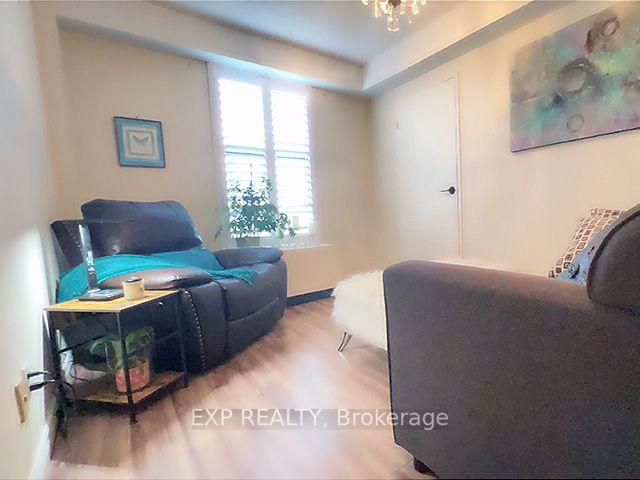613 - 55 William St E, Condo with 3 bedrooms, 2 bathrooms and 1 parking in Oshawa ON | Image 2