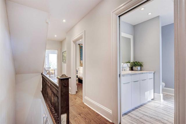 86 Kenilworth Ave, House semidetached with 3 bedrooms, 1 bathrooms and 1 parking in Toronto ON | Image 11