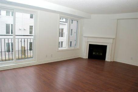 th820 - 12 Laidlaw St, Townhouse with 2 bedrooms, 2 bathrooms and 1 parking in Toronto ON | Image 2