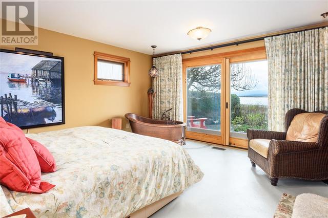 57 Jane Pl, House detached with 3 bedrooms, 3 bathrooms and 2 parking in Comox BC | Image 17