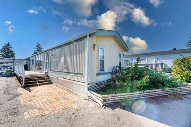 294 - 3223 83 Street Nw, Home with 3 bedrooms, 2 bathrooms and 2 parking in Calgary AB | Image 5