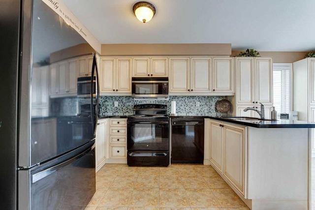 31 Succession Cres, House attached with 3 bedrooms, 4 bathrooms and 3 parking in Barrie ON | Image 8