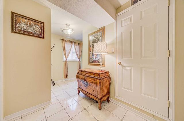 139 Salisbury Circ, House semidetached with 3 bedrooms, 2 bathrooms and 4 parking in Brampton ON | Image 31