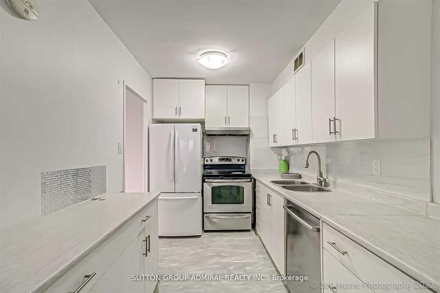 902 - 25 Four Winds Dr, Condo with 2 bedrooms, 1 bathrooms and 1 parking in Toronto ON | Image 21