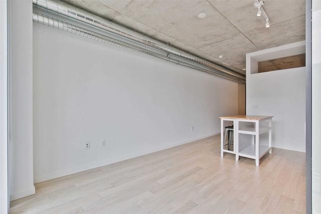 807 - 170 Bayview Ave, Condo with 1 bedrooms, 1 bathrooms and 0 parking in Toronto ON | Image 3