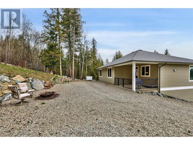 1254 Lee Creek Drive, House detached with 3 bedrooms, 3 bathrooms and null parking in Columbia Shuswap F BC | Image 31