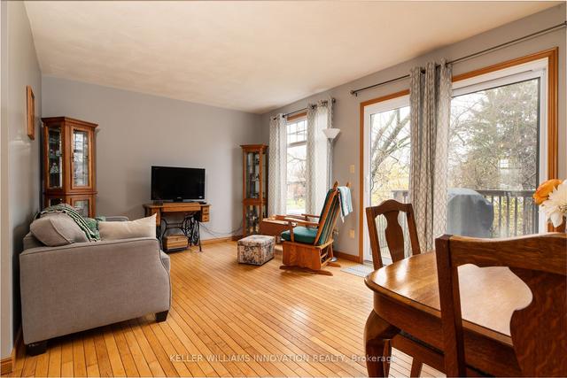 a - 67 Silver St, Townhouse with 3 bedrooms, 2 bathrooms and 2 parking in Brant ON | Image 6