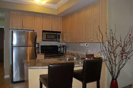 th16 - 80 Carr St, Townhouse with 1 bedrooms, 1 bathrooms and 1 parking in Toronto ON | Image 2