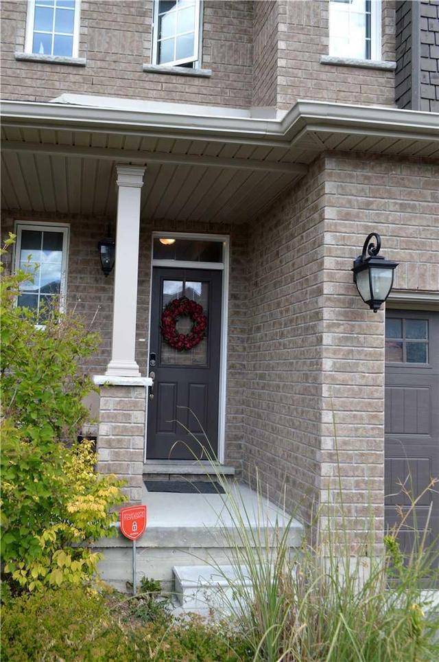 78 Nathan Cres, House detached with 3 bedrooms, 3 bathrooms and 4 parking in Barrie ON | Image 2