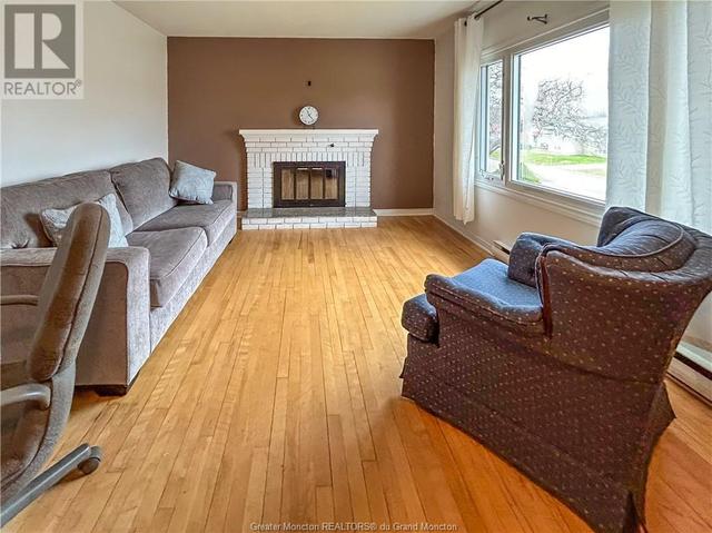 147 Sussex Ave, House detached with 2 bedrooms, 1 bathrooms and null parking in Riverview NB | Image 5