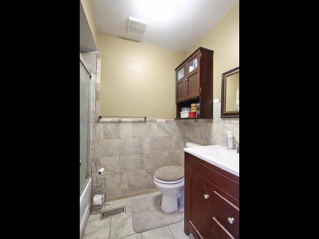 144 Moregate Cres, Townhouse with 3 bedrooms, 2 bathrooms and 2 parking in Brampton ON | Image 14