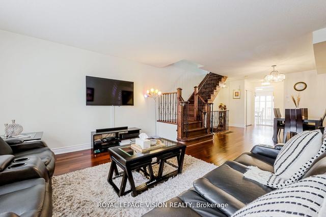 53 Hobson Ave E, House attached with 3 bedrooms, 4 bathrooms and 2 parking in Toronto ON | Image 5
