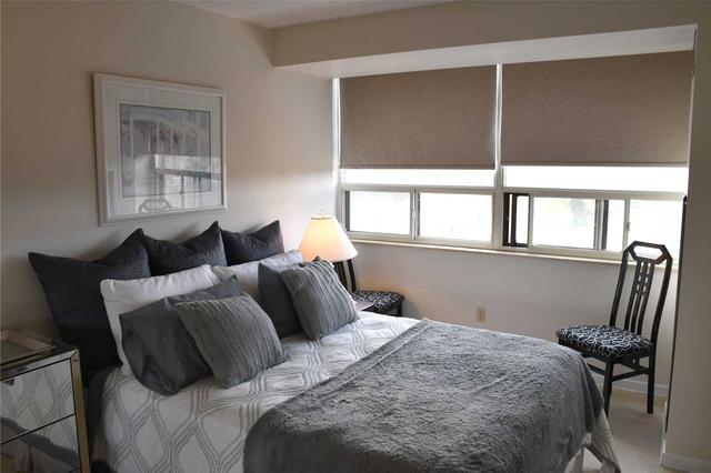 1501 - 1320 Islington Ave, Condo with 2 bedrooms, 2 bathrooms and 2 parking in Toronto ON | Image 2