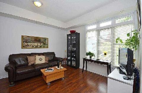 th25 - 88 Carr St, Townhouse with 2 bedrooms, 2 bathrooms and 1 parking in Toronto ON | Image 5