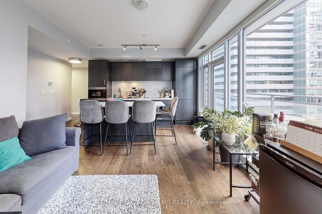 2411 - 21 Widmer St, Condo with 2 bedrooms, 2 bathrooms and 1 parking in Toronto ON | Image 2