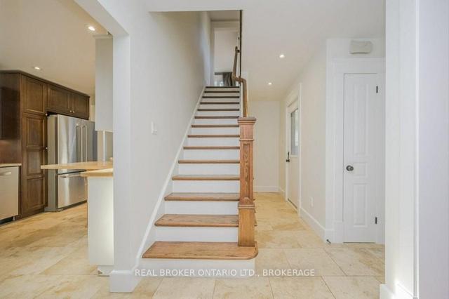 317 North Shore Blvd, House detached with 5 bedrooms, 3 bathrooms and 9 parking in Burlington ON | Image 3