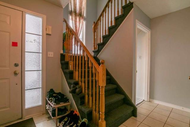 1868 Dalhousie Cres, House detached with 3 bedrooms, 4 bathrooms and 3 parking in Oshawa ON | Image 9