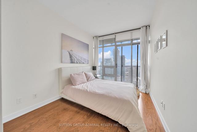 3306 - 33 Charles St E, Condo with 2 bedrooms, 2 bathrooms and 1 parking in Toronto ON | Image 5