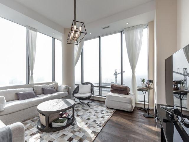 4602 - 5 St Joseph St, Condo with 2 bedrooms, 2 bathrooms and 2 parking in Toronto ON | Image 4