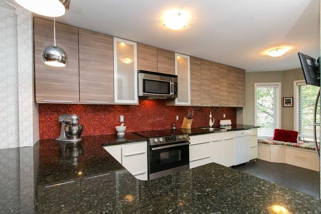 179e Degrassi Ave, House semidetached with 3 bedrooms, 3 bathrooms and 2 parking in Toronto ON | Image 11
