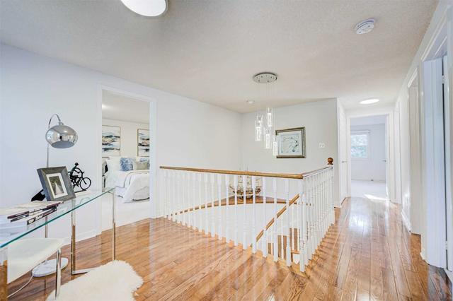 22 The Bridle Tr, House detached with 4 bedrooms, 4 bathrooms and 4 parking in Markham ON | Image 13