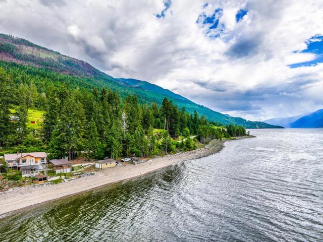 12337 Highway 3a, House detached with 4 bedrooms, 3 bathrooms and null parking in Central Kootenay A BC | Image 49