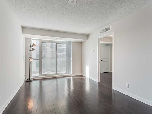 1605 - 17 Anndale Dr, Condo with 1 bedrooms, 1 bathrooms and 1 parking in Toronto ON | Image 2