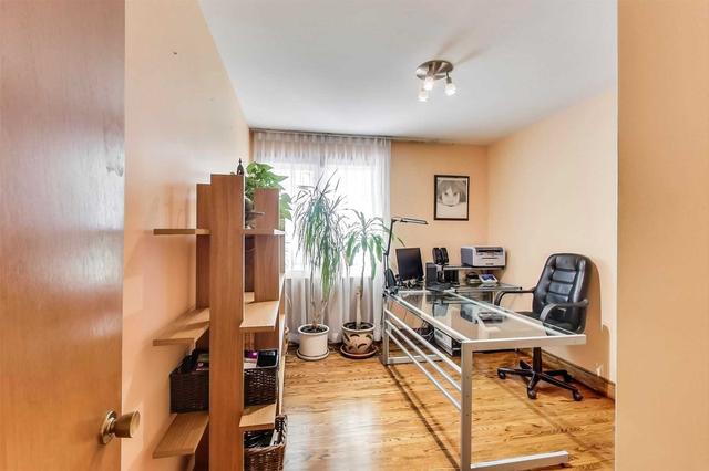 81 Decarie Circ, House detached with 3 bedrooms, 3 bathrooms and 6 parking in Toronto ON | Image 11