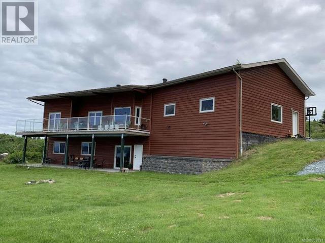 590 Venture Pl, House detached with 4 bedrooms, 3 bathrooms and 4 parking in Port McNeill BC | Image 4
