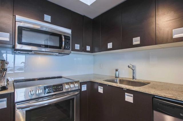 3905 - 33 Charles St E, Condo with 2 bedrooms, 2 bathrooms and 1 parking in Toronto ON | Image 37