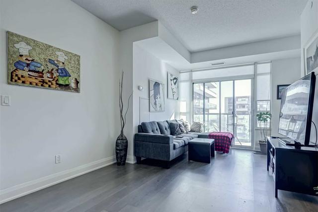 402 - 25 Fontenay Crt, Condo with 2 bedrooms, 2 bathrooms and 1 parking in Toronto ON | Image 9