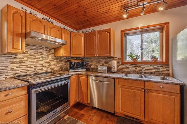 2723 Desert Lake Road, House detached with 3 bedrooms, 2 bathrooms and 13 parking in South Frontenac ON | Image 50