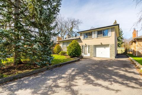 14 Whitelock Cres, House detached with 3 bedrooms, 2 bathrooms and 3 parking in Toronto ON | Card Image