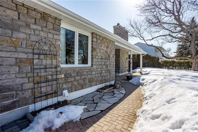 16 Glenbrook Way, House detached with 3 bedrooms, 3 bathrooms and 6 parking in Ottawa ON | Image 3