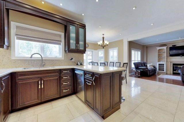 22 Foot Hills Rd, House detached with 4 bedrooms, 5 bathrooms and 6 parking in Vaughan ON | Image 6