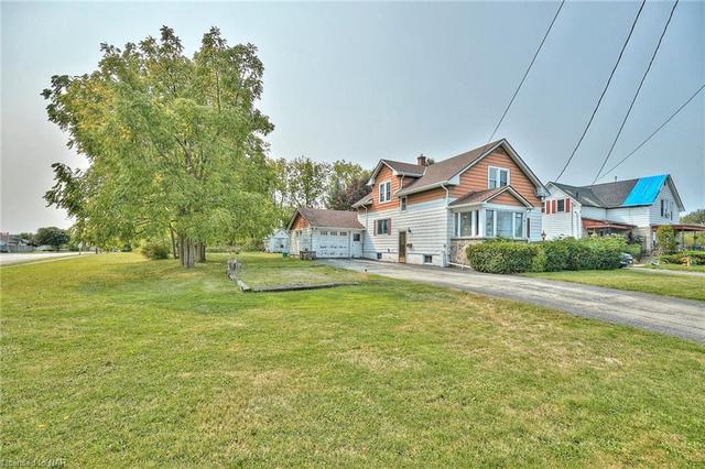 351 Garrison Street, House detached with 3 bedrooms, 2 bathrooms and 7 parking in Fort Erie ON | Image 2
