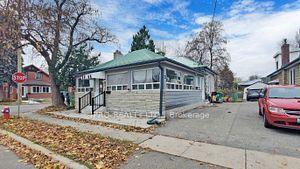 22 Jessie St, House detached with 3 bedrooms, 3 bathrooms and 2 parking in Brampton ON | Image 1