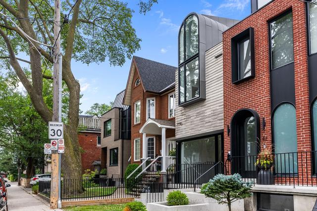 44 Foxley St, House semidetached with 5 bedrooms, 8 bathrooms and 1 parking in Toronto ON | Image 1