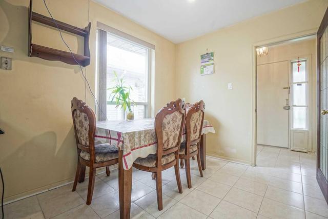 10 Adamede Cres, House detached with 4 bedrooms, 3 bathrooms and 4 parking in Toronto ON | Image 10