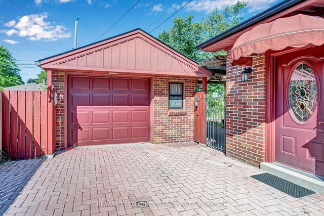 3551 Dominion Blvd, House detached with 3 bedrooms, 3 bathrooms and 5 parking in Windsor ON | Image 30
