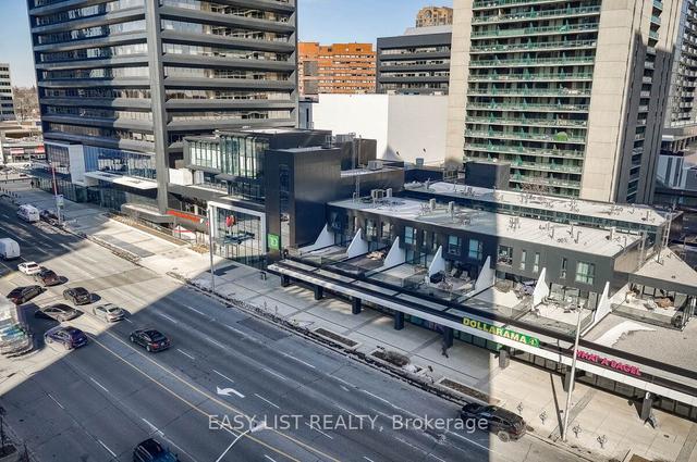 910 - 33 Sheppard Ave, Condo with 2 bedrooms, 2 bathrooms and 1 parking in Toronto ON | Image 15