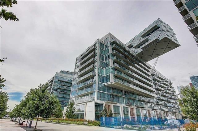 Th 104 - 29 Queens Quay E, Townhouse with 3 bedrooms, 4 bathrooms and 2 parking in Toronto ON | Image 1
