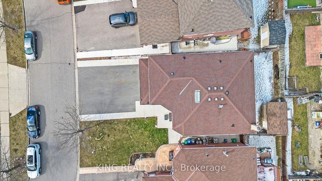 19 Kirk Dr, House detached with 5 bedrooms, 5 bathrooms and 8 parking in Brampton ON | Image 33
