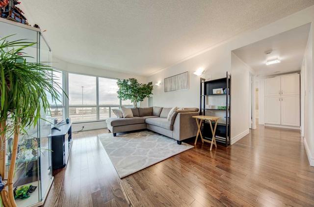 502 - 18 Lee Centre Dr, Condo with 3 bedrooms, 2 bathrooms and 2 parking in Toronto ON | Image 26
