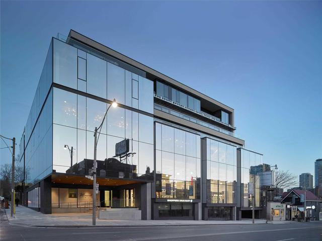 403 - 1 Roxborough St E, Condo with 2 bedrooms, 2 bathrooms and 2 parking in Toronto ON | Image 1