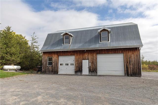 135 Salmon River Road, House detached with 4 bedrooms, 2 bathrooms and 6 parking in Greater Napanee ON | Image 4