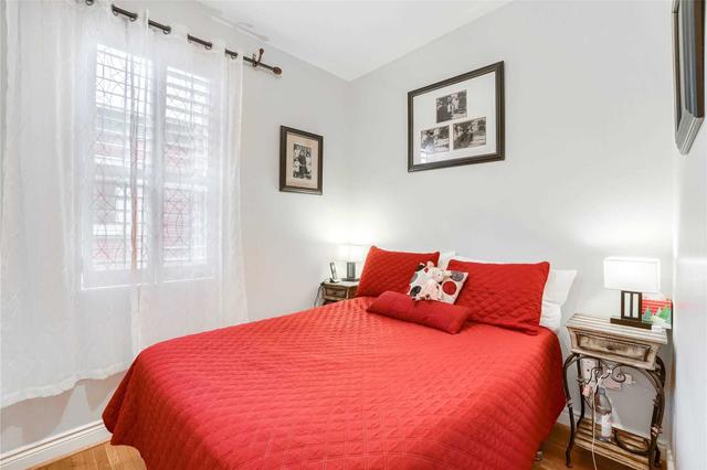 541 Ossington Ave, House semidetached with 4 bedrooms, 3 bathrooms and 2 parking in Toronto ON | Image 6