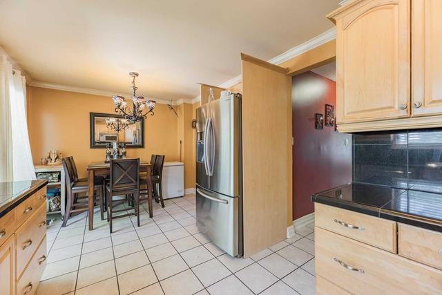 28 Barnstead Crt, House semidetached with 3 bedrooms, 2 bathrooms and 3 parking in Brampton ON | Image 5