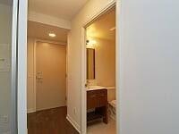 708 - 30 Meadowglen Pl, Condo with 1 bedrooms, 1 bathrooms and null parking in Toronto ON | Image 3