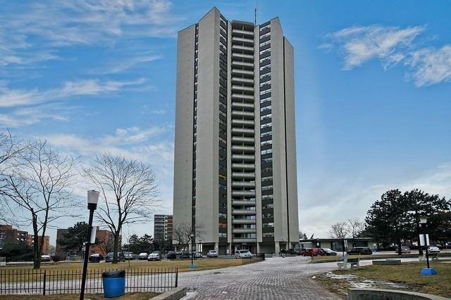 2306 - 380 Dixon Rd, Condo with 2 bedrooms, 1 bathrooms and 1 parking in Toronto ON | Card Image